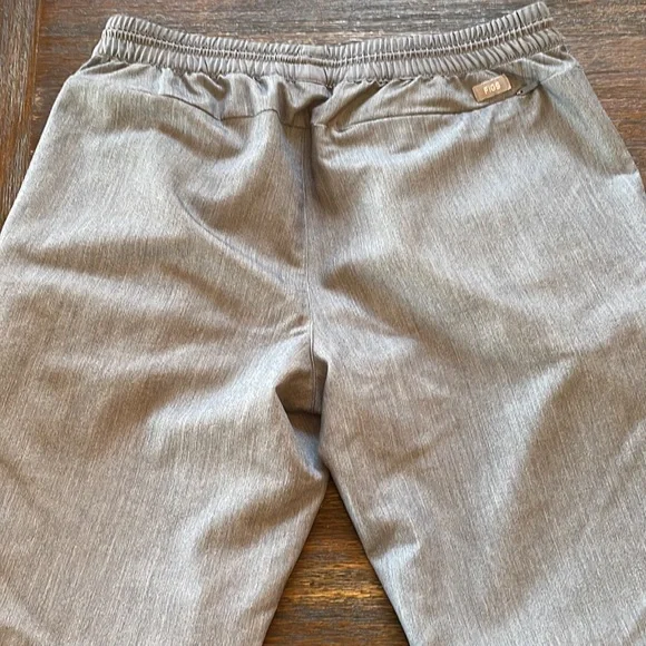 Figs gray size small euc.  Catarina top and jogger bottom - Picture 4 of 8